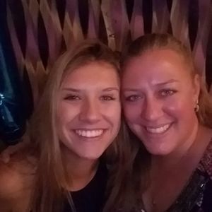 Meet your Posher, Roxanne